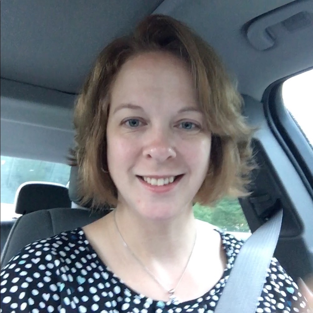 Meet your Posher, Elizabeth